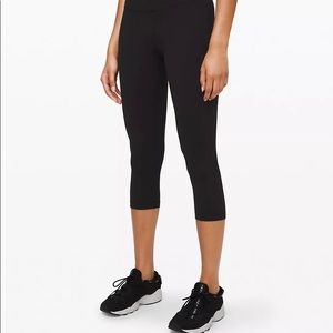 NWT Lululemon Align HR Crop 21” Size 8